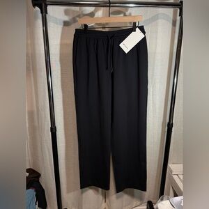Lululemon Straight-Leg Mid-Rise Pant *Luxtreme